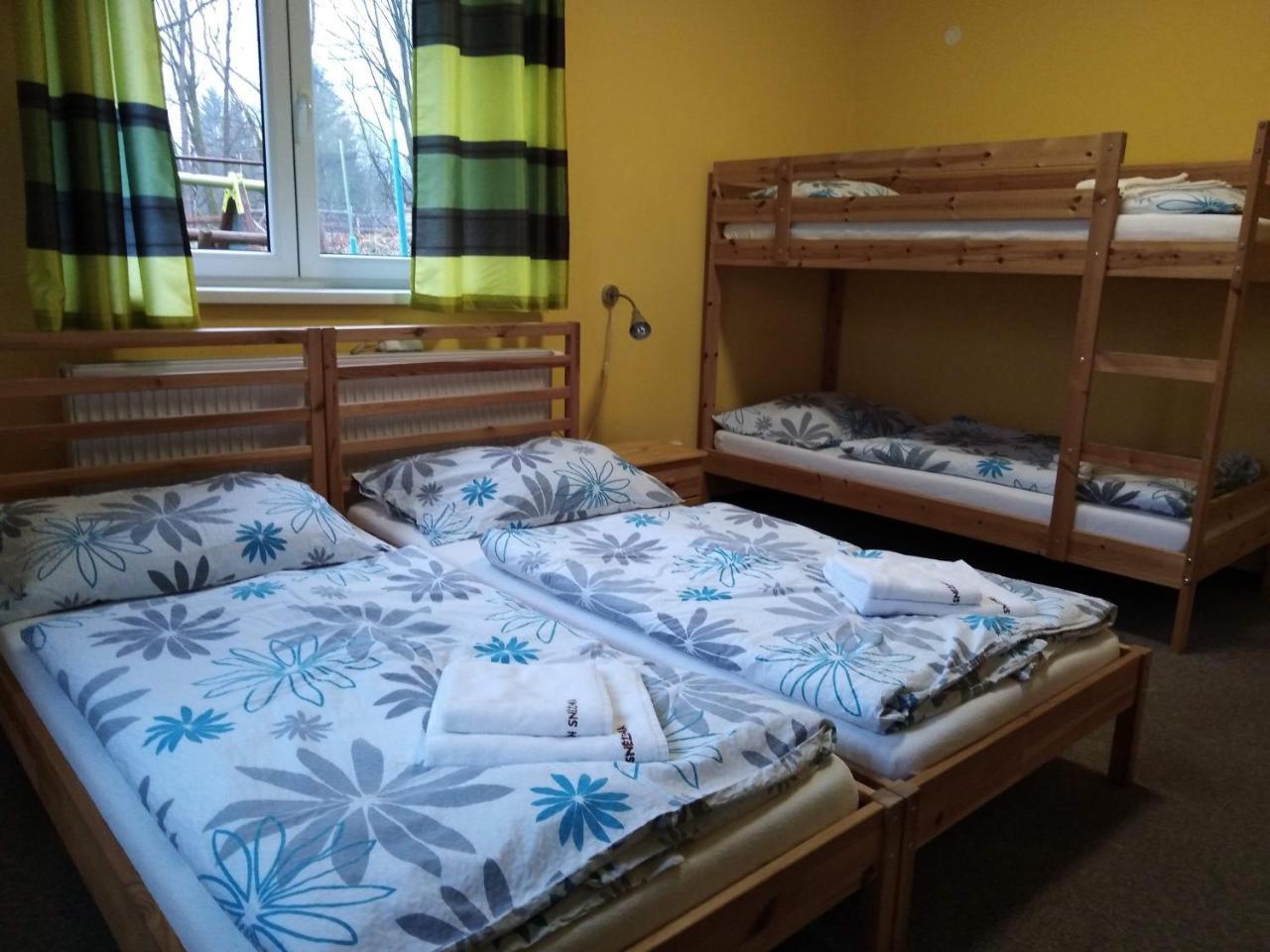 Penzion Snezenka Jiretin pod Bukovou Zewnętrze zdjęcie